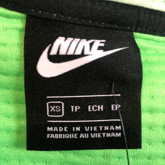 Nike Women's Sportswear Tech Fleece 1/4 Zip Sweatshirt CT0882-376 - Picture 10 of 12